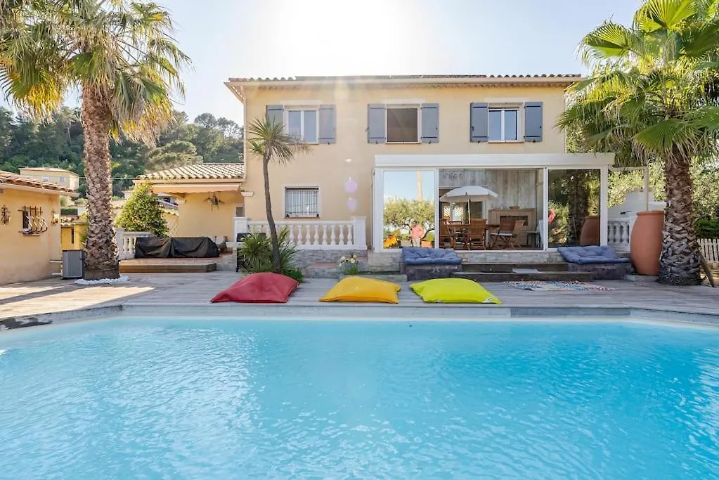 Villa Des 14 Oliviers Piscine Et Spa ル・リュック 0*,  フランス